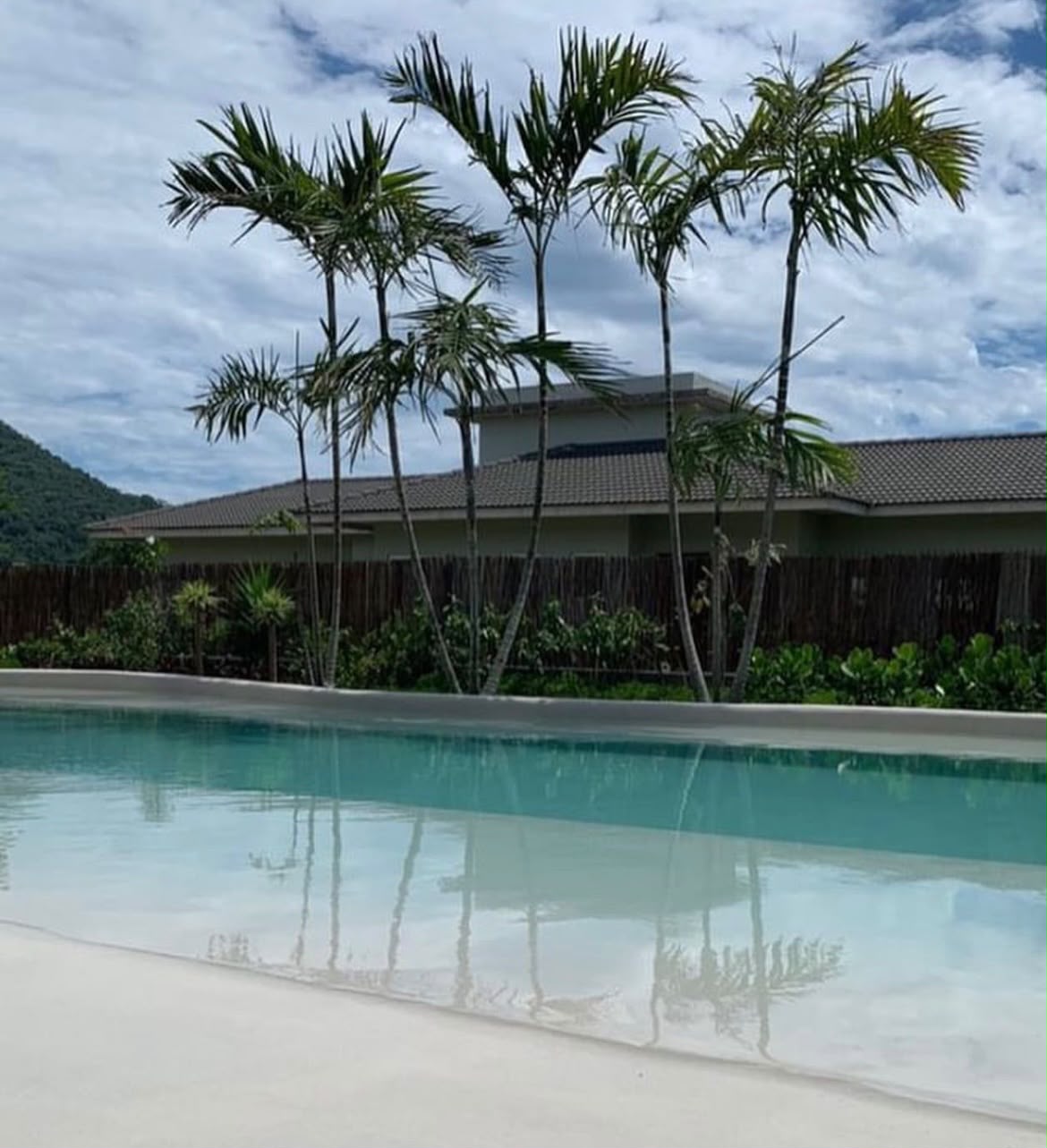 Piscina residencial executada pela SET Obras